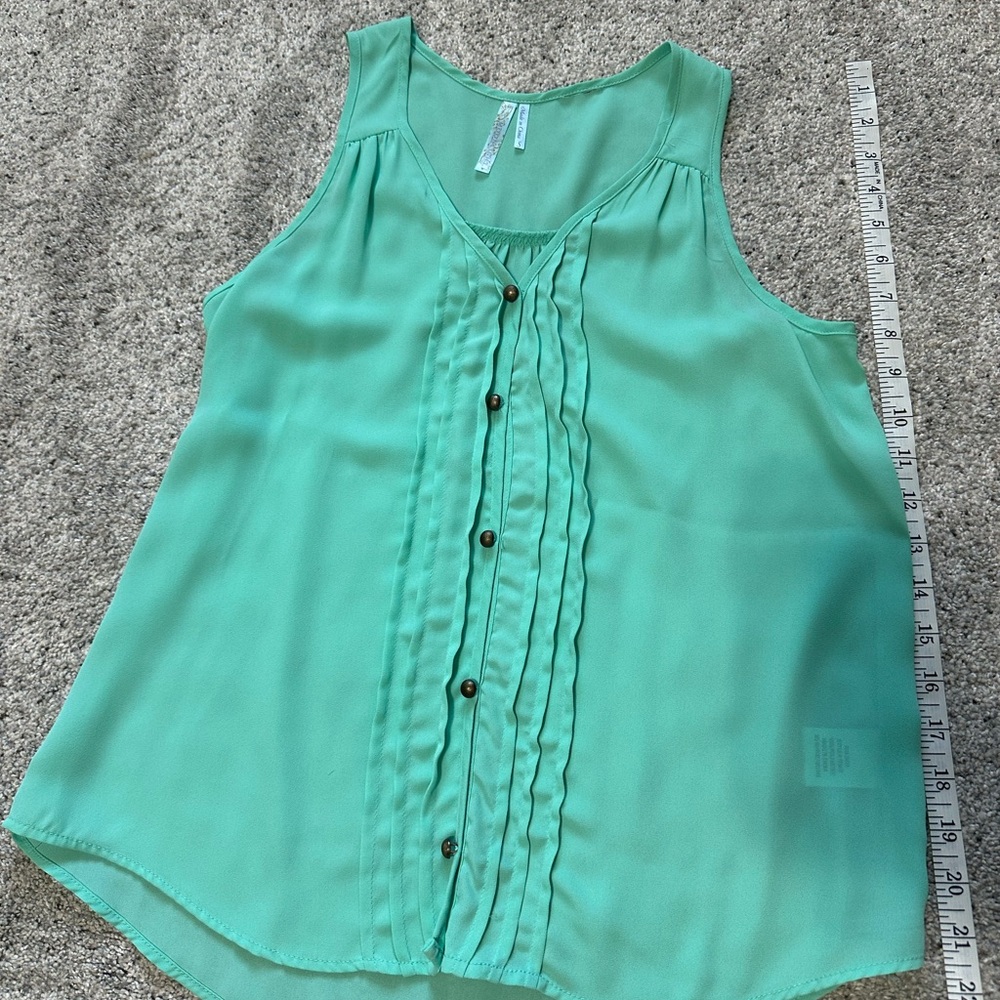 Women's Sleeveless Green Top